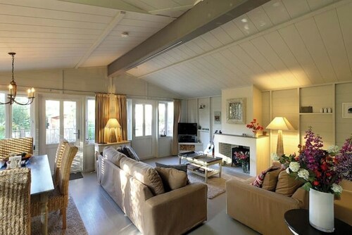 Warmwell Luxury Lodge near Weymouth with Pool