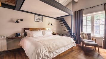 Pinos Suite | Courtyard view