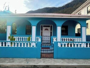 المنشأة من الخارج