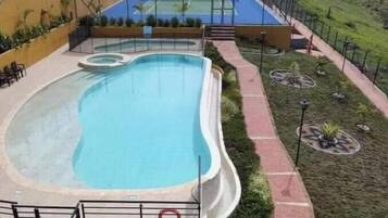 Udendørs pool