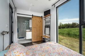 3 室のベッドルーム、WiFi (無料)、ベッドシーツ、車椅子でアクセスできる設備