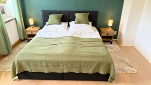 2 bedrooms, WiFi, bed sheets