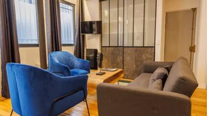 Smart TV - Family apartment in central Paris (Paris)