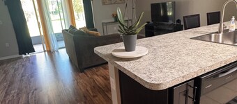 Charming & Peaceful 3-Bedroom Townhome with Lakeview & Amenities