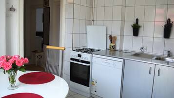 Micro-ondes, four, plaque de cuisson, lave-vaisselle