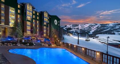 Marriott's Mountainside Resort, Ski In/Ski Out Studio + Kitchenette, Sleeps 4