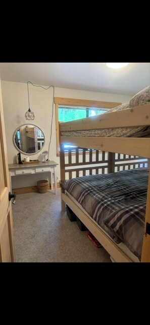 2 bedrooms, WiFi, bed sheets