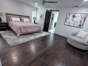 4 chambres, fer et planche à repasser, Wi-Fi, literie fournie