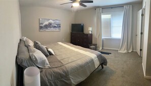 3 chambres, fer et planche à repasser, Wi-Fi, draps fournis