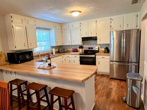 Micro-ondes, four, plaque de cuisson, lave-vaisselle