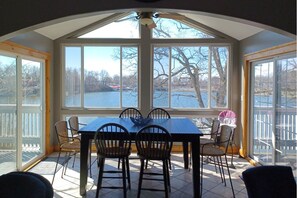 Dining - Alexander’s Landing Penthouse - Lakefront, Balcony, and Room to Relax (Monticello)