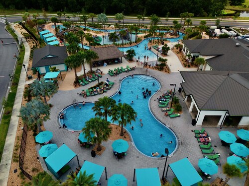 Storey Lake Resort Luxury 9BR: Pool, Spa & Games Room