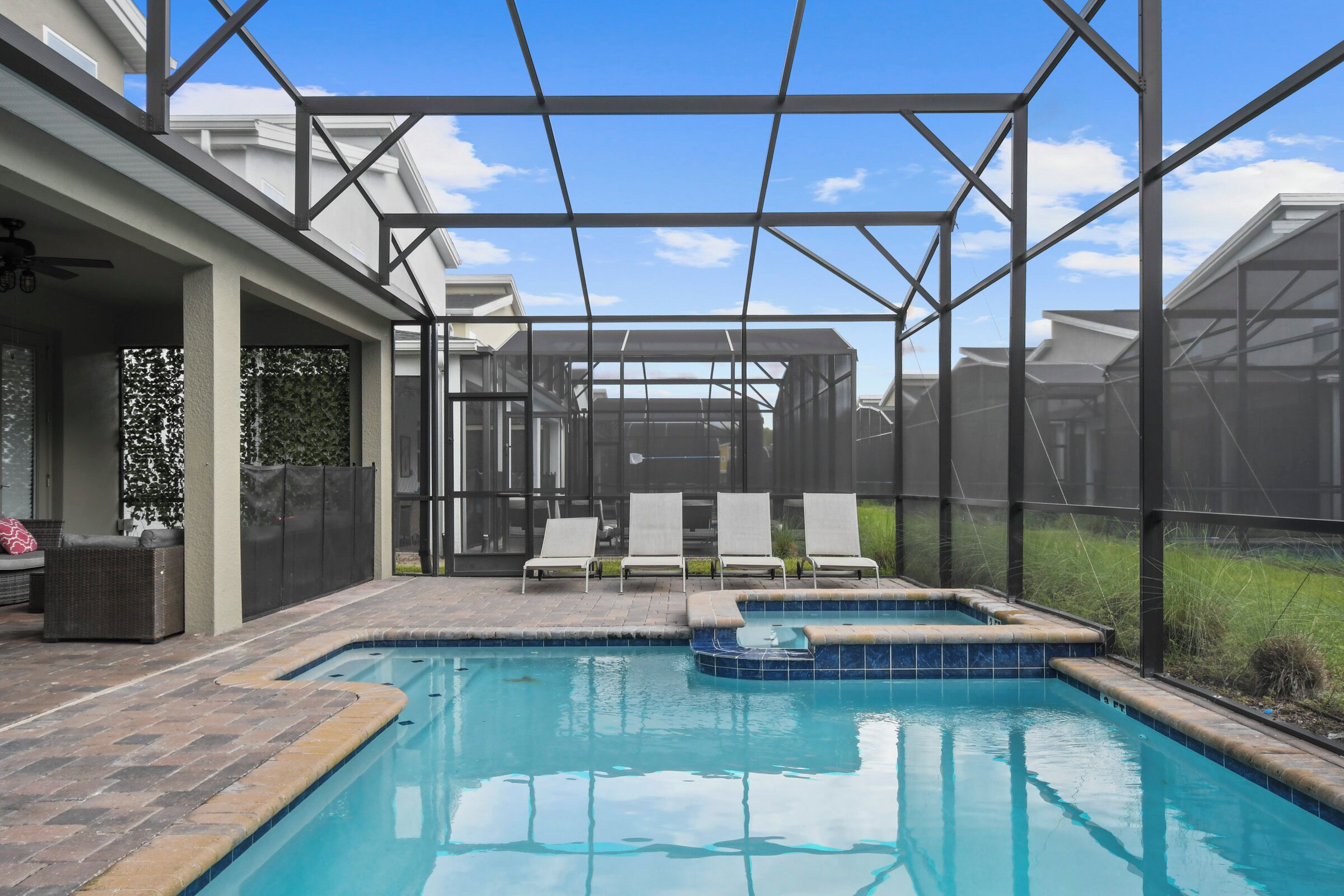 Een verwarmd zwembad