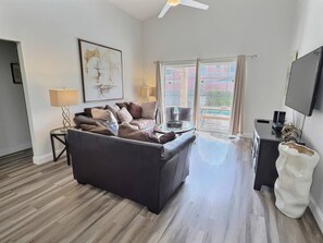 TV - 4BR Retreat · 15min to Disney (Kissimmee)