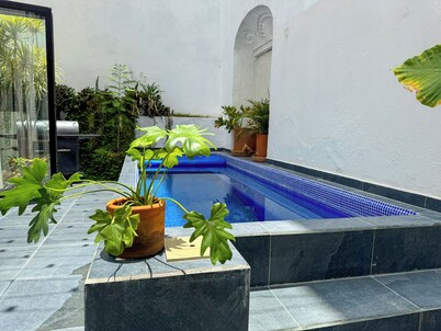 Colonial Charm