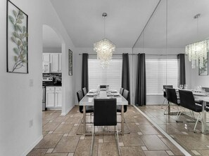 Dining - Orlando Getaway · 5 Bedrooms + Pool (Kissimmee)