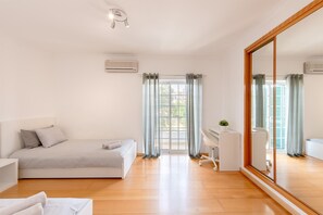 4 Schlafzimmer, Bügeleisen/Bügelbrett, WLAN, Bettwäsche