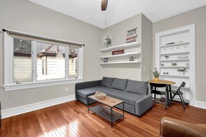 Smart TV - Short North 1BR King Bed Fire Pit & Free Parking (Columbus)