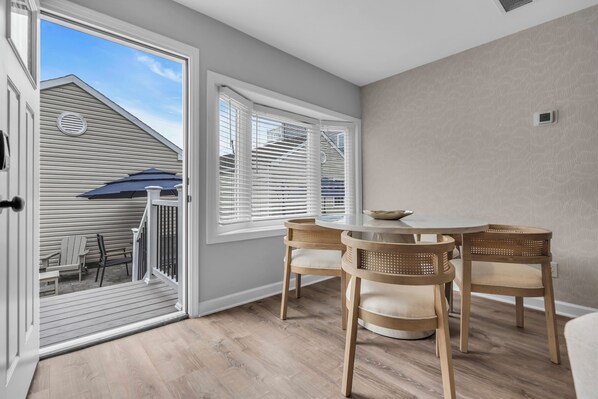 Dining - 2 Min to Beach with Towels+ Linens, AC, BBQ Grill, Keurig Coffee (Seaside Heights)