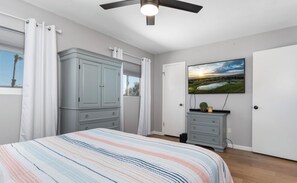 2 bedrooms, in-room safe, iron/ironing board, bed sheets