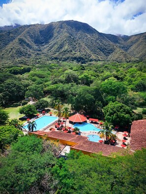 3 outdoor pools - Hosteria florida tropical (Olaya)