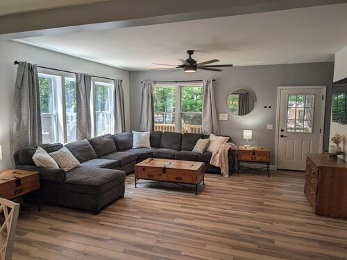 Brand New Spacious 7-bedroom Michiana Shores Beach House in the woods!