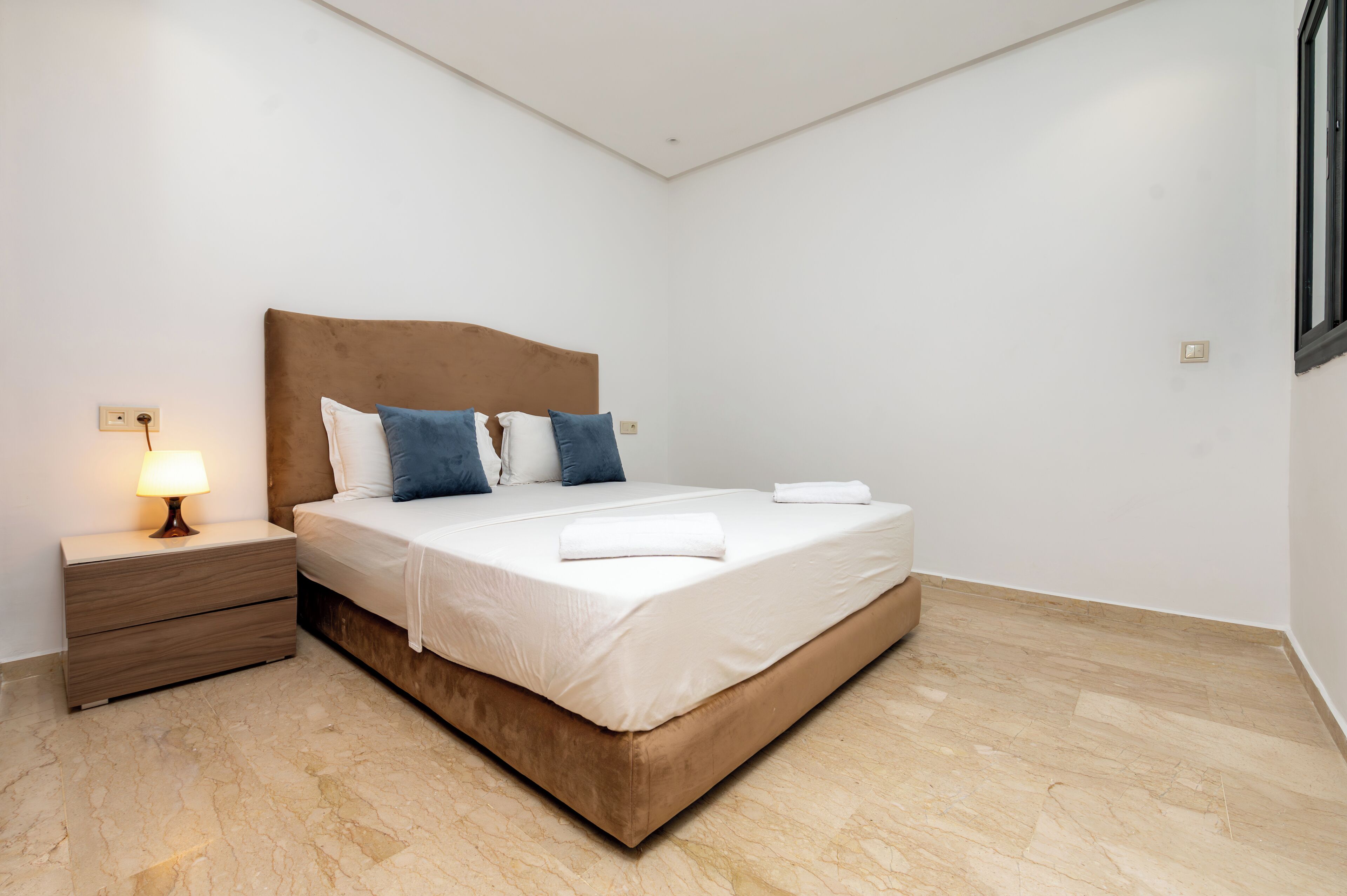 Fer et planche à repasser, Wi-Fi gratuit, draps fournis