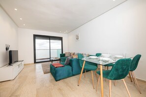 30-Zoll-Flachbildfernseher mit Kabelempfang