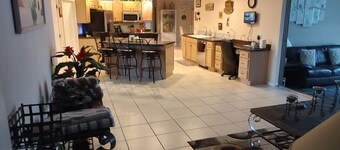 Spacious 5-bedroom pool home with WiFi, AC in peaceful Punta Gorda Fl 33950