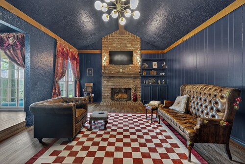 We're All Mad Here! - A Wonderland Escape in Tulsa