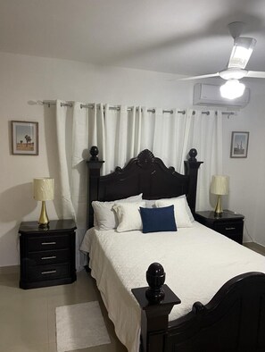 2 chambres, fer et planche à repasser, Wi-Fi, draps fournis