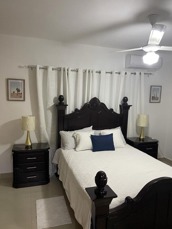 2 bedrooms, iron/ironing board, WiFi, bed sheets