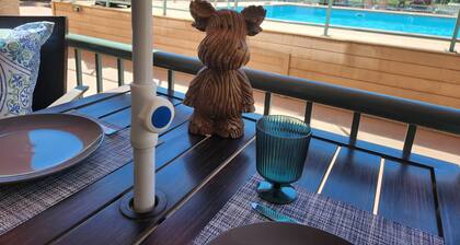 Lake front with boatslip