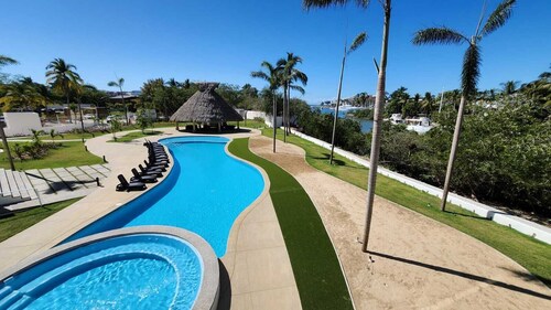 Excellent modern and comfortable apartment with view of the golf course