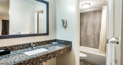 Brentwood Inn Richmond South
