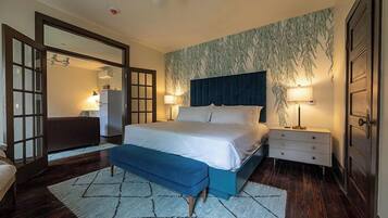 Sängtillbehör av högsta kvalitet, minibar och mörkläggningsgardiner