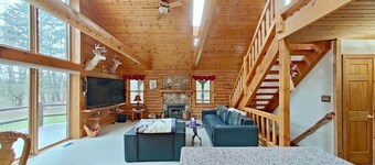 Secluded 3400 Sq Ft Log Cabin Retreat with Modern Comforts & Screne Nature views