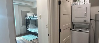 Charming 1BR/1BA. Peaceful Water Views, Central Location