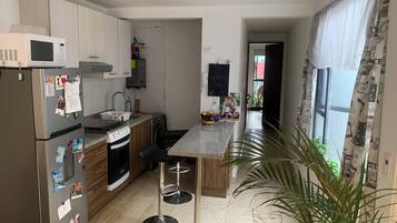 Micro-ondes, four, plaque de cuisson
