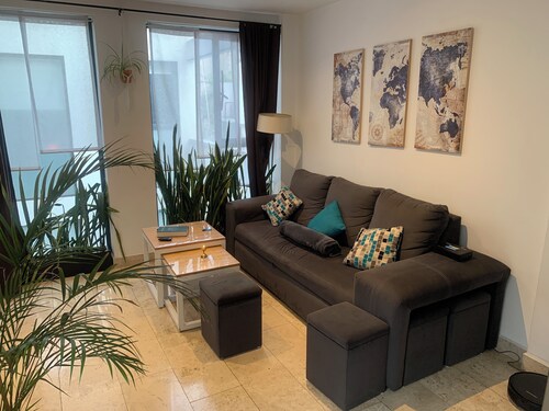 Private room in Lovely 2-bedroom condo in the heart of Ciudad de México