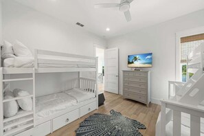 6 bedrooms, iron/ironing board, travel crib, free WiFi