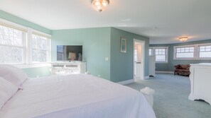 6 bedrooms, iron/ironing board, Internet