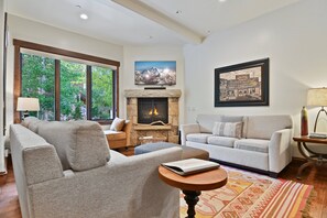 TV connectée, cheminée