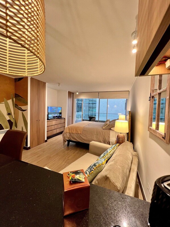 Apartment, City View | Iron/ironing board, free WiFi - Atractivo y moderno estudio en Clínica Las Condes (Santiago)
