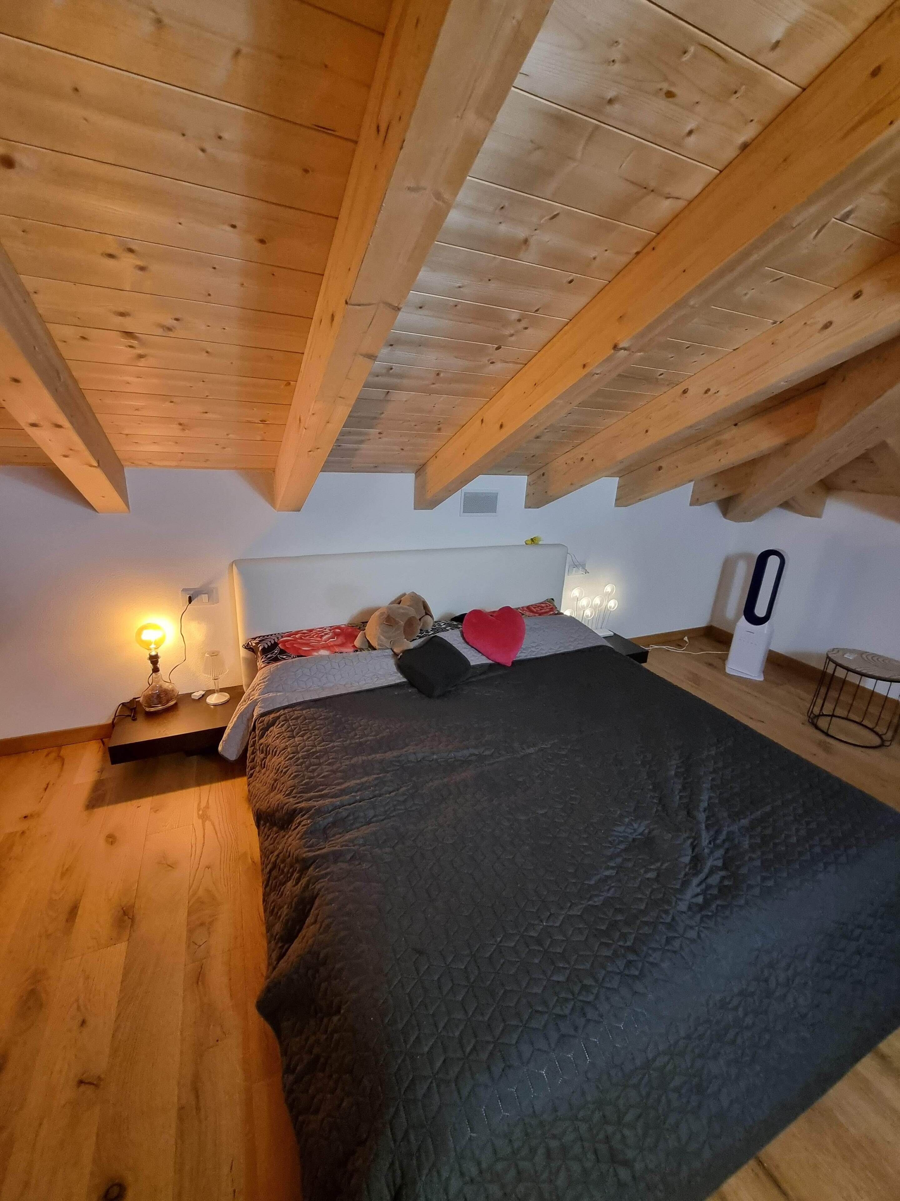 5 chambres, fer et planche à repasser, Wi-Fi, draps fournis