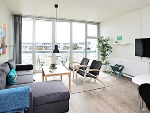 Apartment | Interior - 6 Person Holiday Home on a Holiday Park in Blokhus (Blokhus)