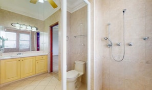 Apartment, 2 Bedrooms, Accessible | Bathroom