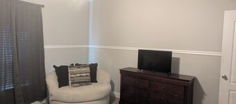 Home on 20 acres in Good Hope GA. Close to Madison and Monroe.