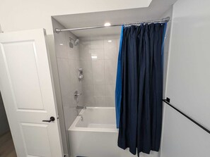 Handtücher, Seife, Toilettenpapier