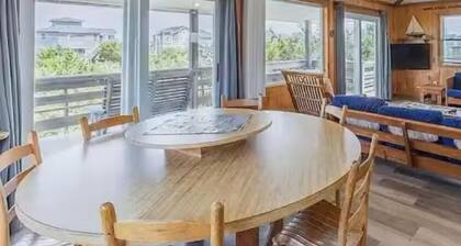 Semi oceanfront 4 bedroom home in Salvo! It’s pet friendly. Walk to the beach.